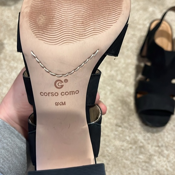 Black heeled sandals - Picture 3 of 4